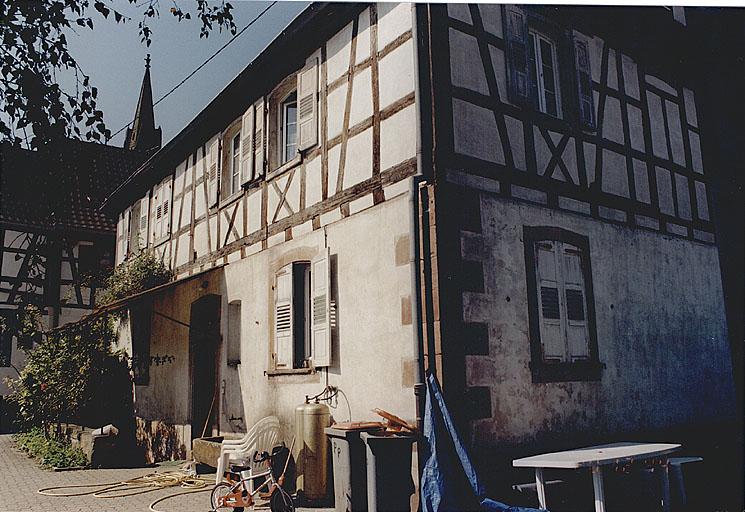 Ferme, actuellement presbytère protestant
