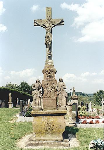 Calvaire : Crucifixion avec saint Jean et sainte Madeleine