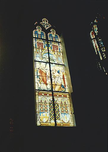 Vue d'une verrière (choeur) : Remise des clefs à saint Pierre.