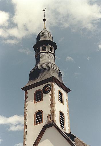 Détail du sommet du clocher.