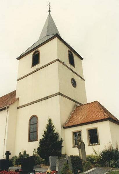 Vue de la tour-choeur et de la sacristie, depuis le sud-est.