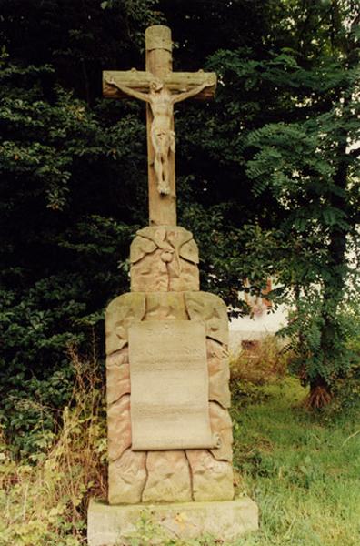 Croix de chemin B, rue Principale, par F. Lux, à Hochfelden.