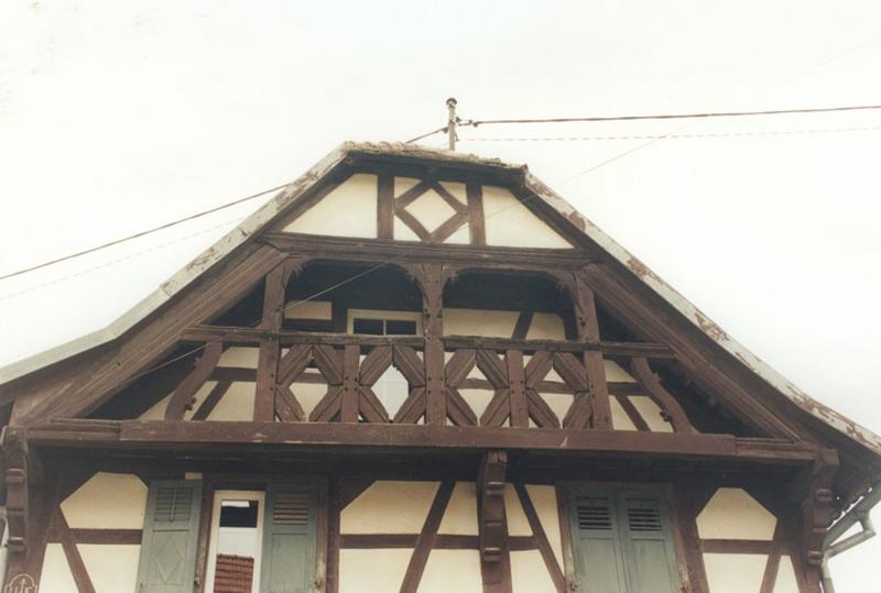 Coursière sur le mur-pignon.