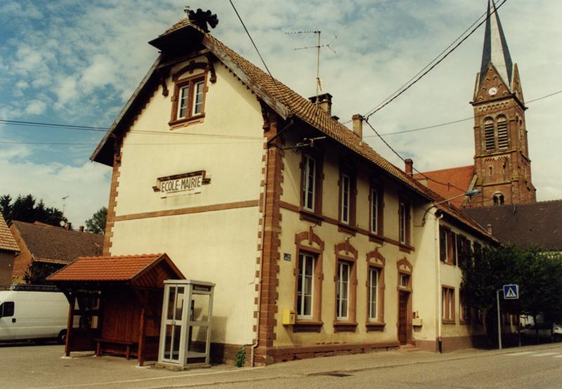 Ecole-mairie, 197 rue Principale, élévation sur la rue.