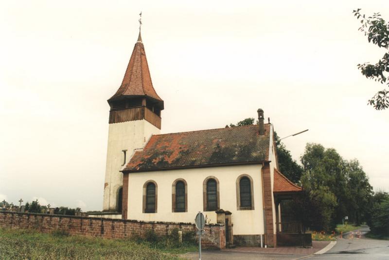 Vue prise depuis la rue de l'Eglise.