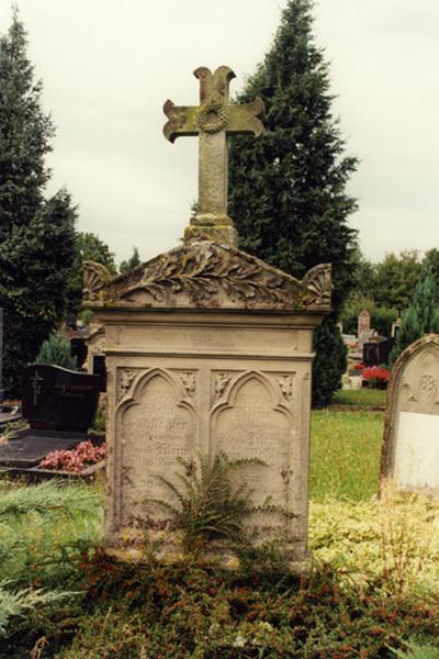 Tombeau de Margaretha Klein et de sa fille, 4e quart du 19e siècle.