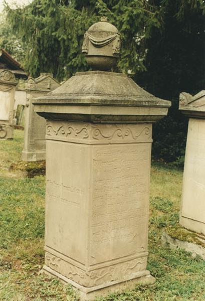 Tombeau de Margaretha Schneider, épouse de Jacob Jung, morte en 1853.