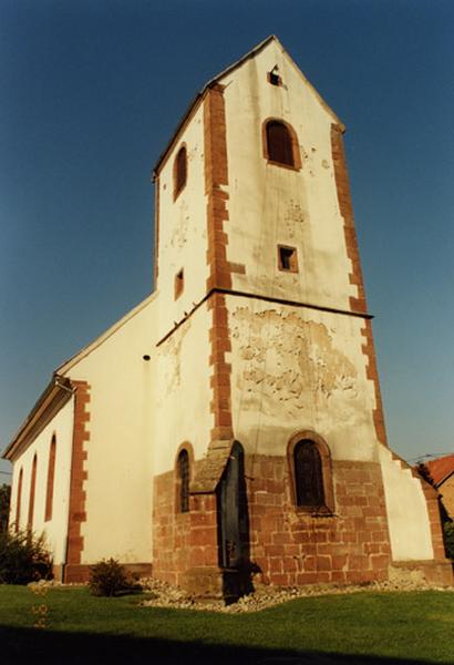 Vue de la tour-choeur et de la nef depuis le sud-est.