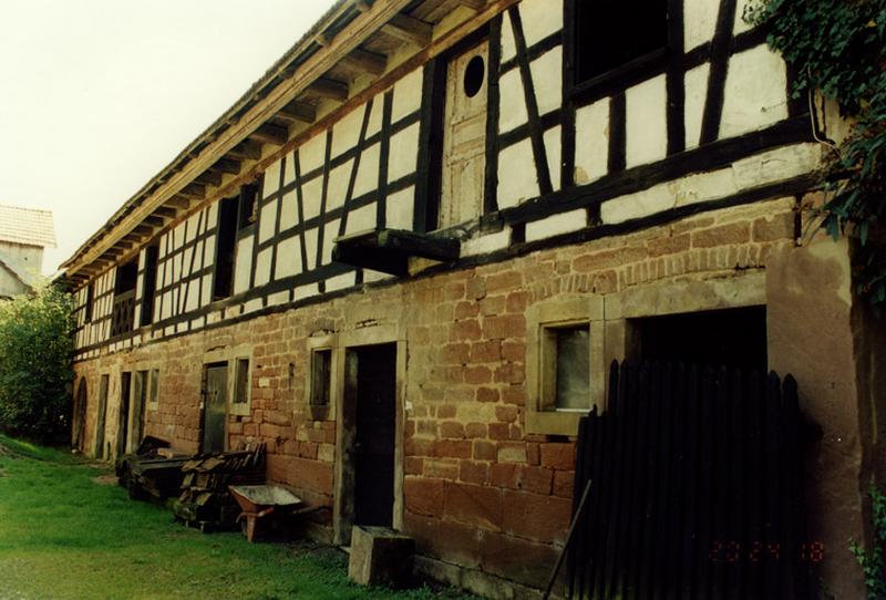 Ferme, 37 rue Egerlé : étables anciennes reprises en 1883 (logis non repéré).