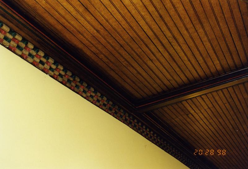 Le plafond de la nef.