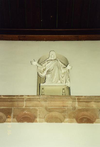 Statue : Christ bénissant, 20e siècle.