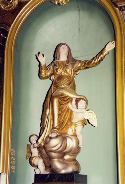 Statue de l'Assomption de la Vierge, vue de trois-quarts.