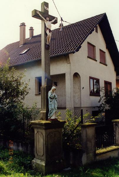 Croix de chemin (G), R. D. 241, par Lux à Hochfelden, fin du 19e siècle.