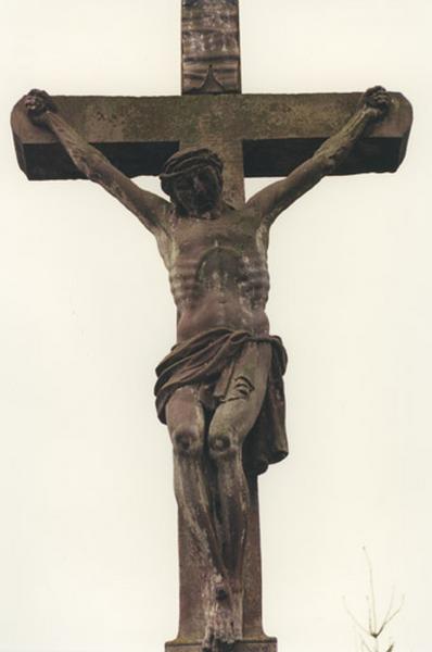 Le Christ en croix.