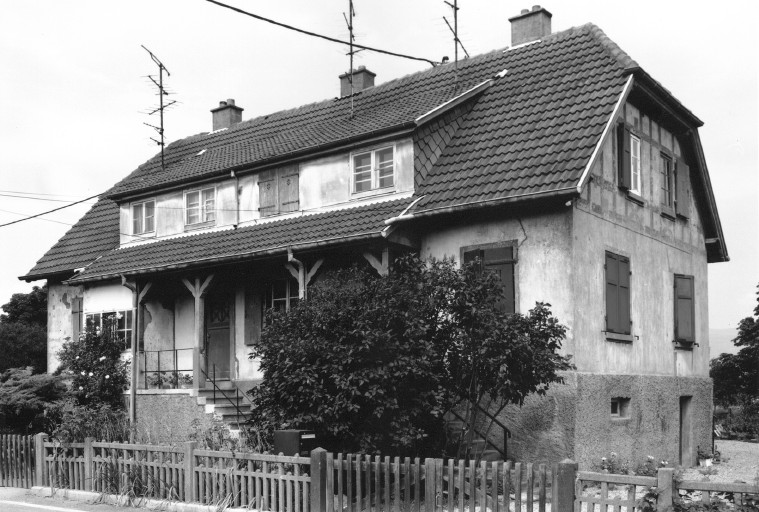 Maisons plurifamiliales : vue de 3/4 depuis le sud-est.