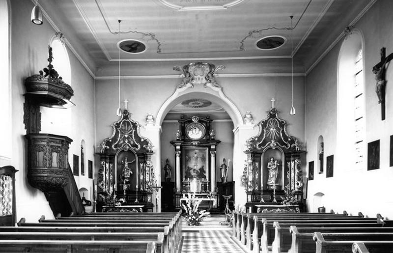 Vue d'ensemble intérieure vers le choeur.