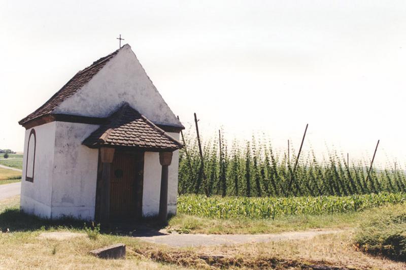 Vue d'ensemble de la chapelle prise du nord-ouest.