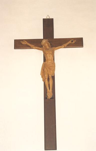 Croix : Christ en croix, limite du 19e et du 20e siècle.