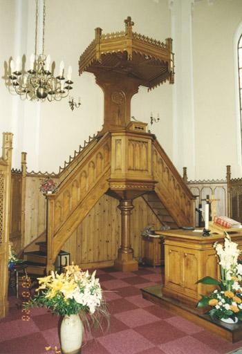 Ensemble du mobilier protestant et des lambris de demi-revêtement