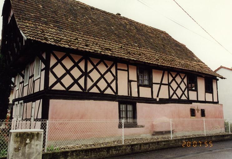 Mur-gouttereau postérieur du logis.
