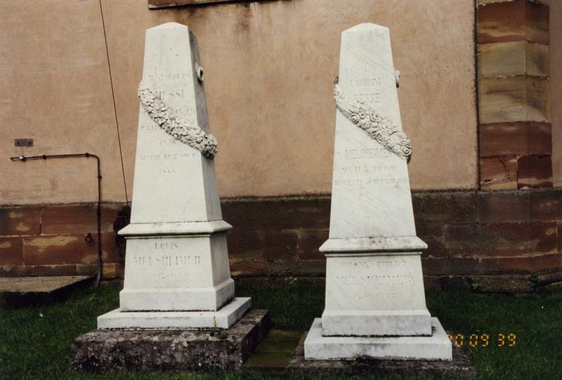 Tombeaux de Ch. Jacques Hessé et de Caroline Hessé, née Melsheimer, 2e moitié du 19e siècle.