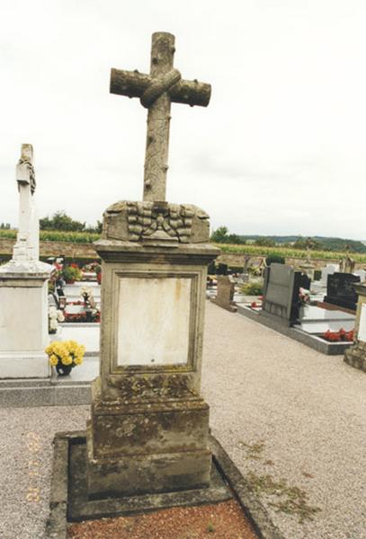 Tombeau du curé Fortunat Schaumann, par F. Lux, 1887.