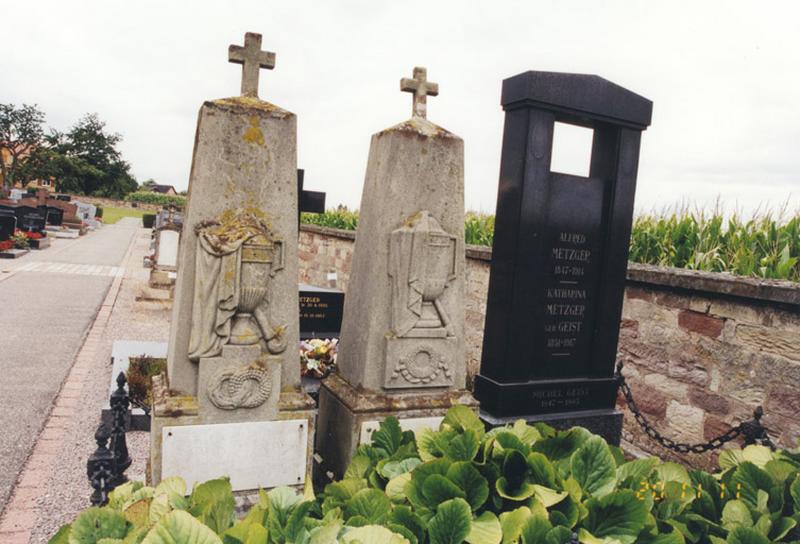 Tombeaux de Martin Metzger et de son épouse Caroline, 2e moitié du 19e siècle.