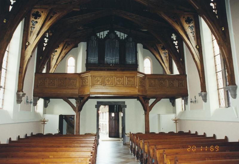 La nef vers la tribune d'orgue.