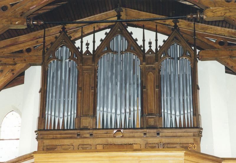 Orgue de 1896 par Link frères, reconstruit en 1973 par Ch. Guerrier.