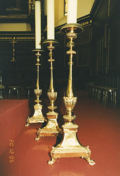 Chandeliers d'autel 1, milieu du 19e siècle.