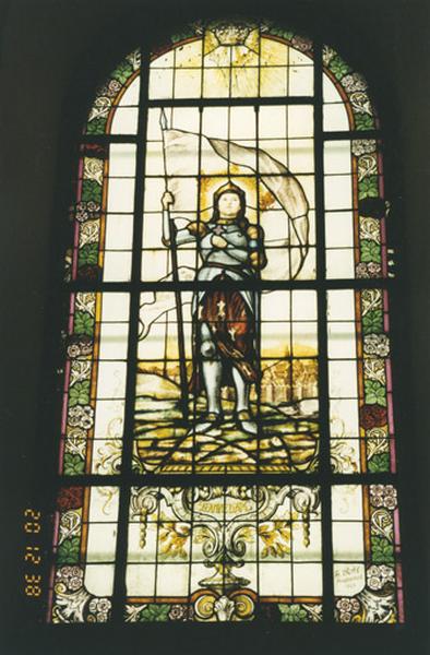 Verrière (nef) : sainte Jeanne d'Arc, par Théophile Bohl, 1924.