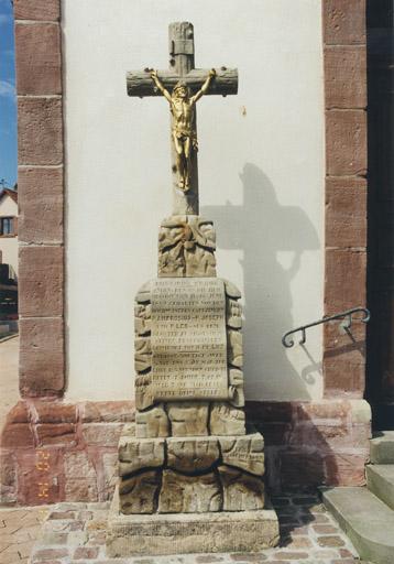 Croix monumentale, par Lux de Hochfelden, 1889.