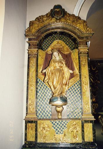 Vue d'ensemble de l'autel secondaire de l'Immaculée Conception.