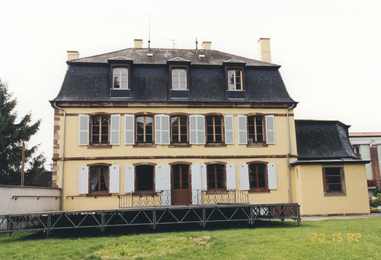 Elévation postérieure sur le jardin.