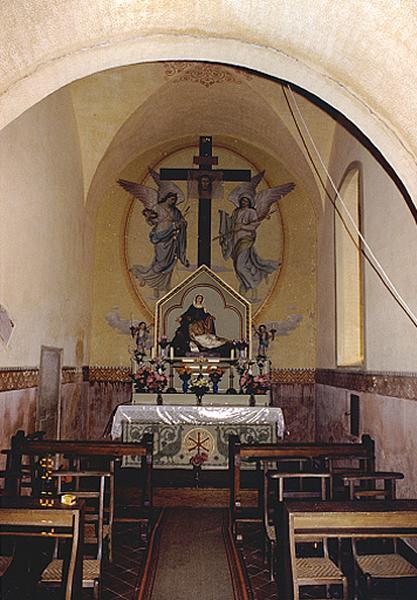 Vue intérieure du choeur, prise depuis l'ouest.