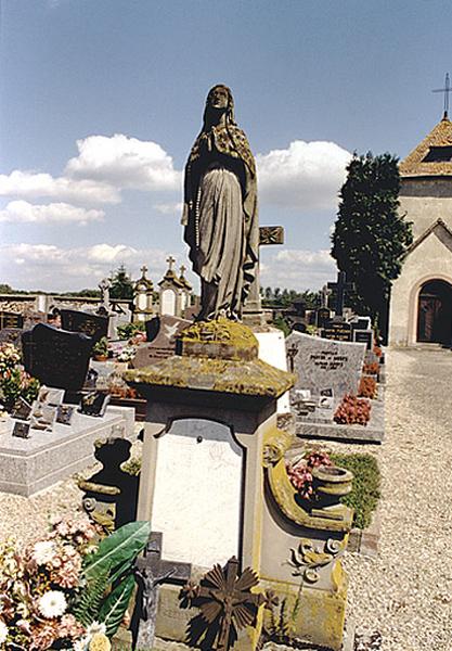 Vue d'ensemble du monument funéraire No 14.