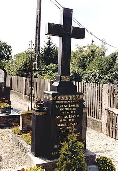 Vue d'ensemble du monument funéraire No 1.