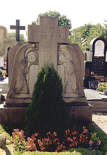 Vue d'ensemble du monument funéraire No 5.