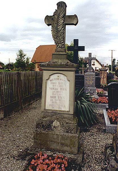 Vue d'ensemble du monument funéraire No 22.