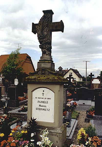 Vue d'ensemble du monument funéraire No 25.