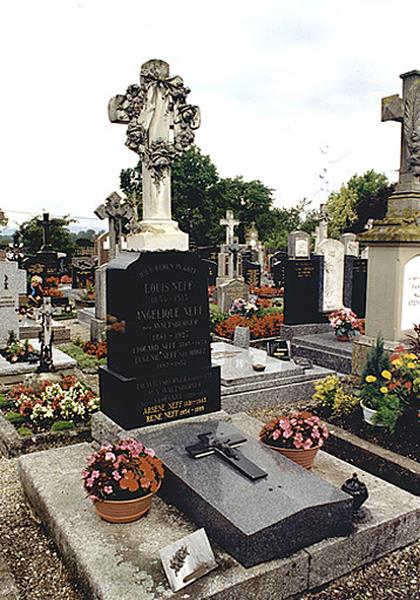 Vue d'ensemble du monument funéraire No 26.