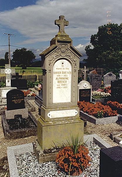 Vue d'ensemble du monument funéraire No 11.