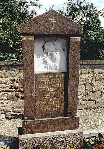 Vue d'ensemble du monument funéraire No 1.