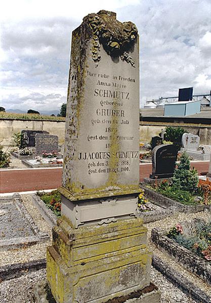 Vue d'ensemble du monument funéraire No 10 (de A. M. Gruber et J. J. Schmutz).