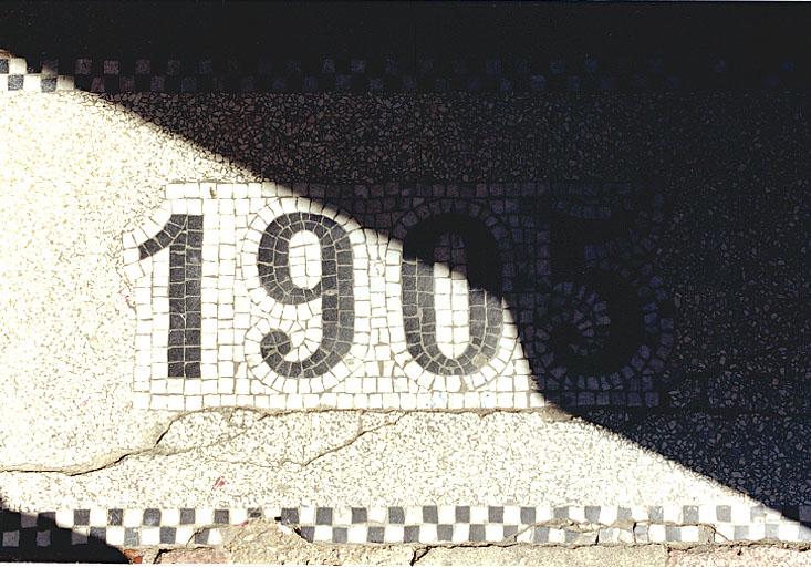 Vue de la mosaïque de sol millésimée.