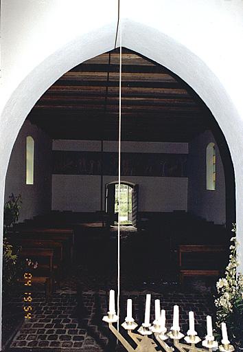 Vue de l'arc triomphal et de la nef, depuis le choeur.