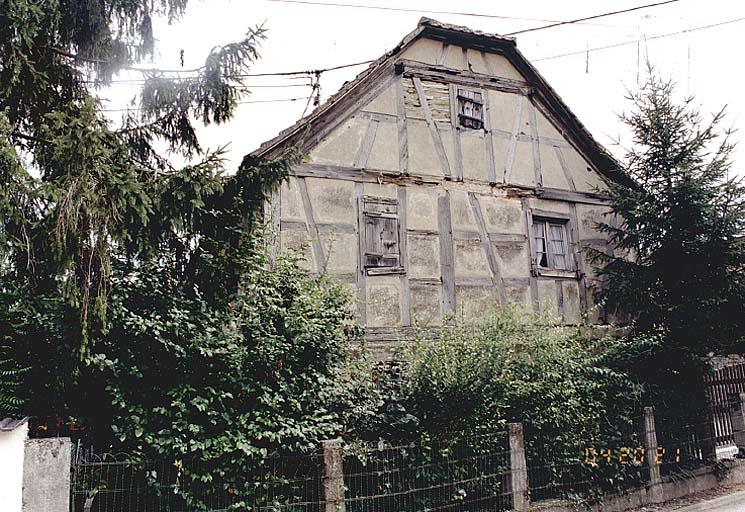 Vue du pignon sur rue.