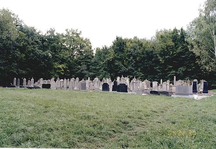 Vue d'une partie du cimetière.