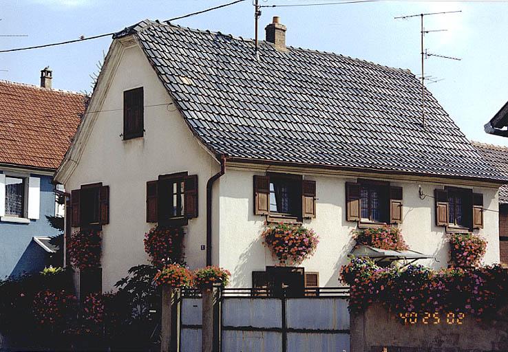 Vue du logis de la ferme No 2, rue Principale.