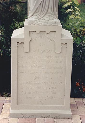 Croix de chemin E : détail de l'inscription.